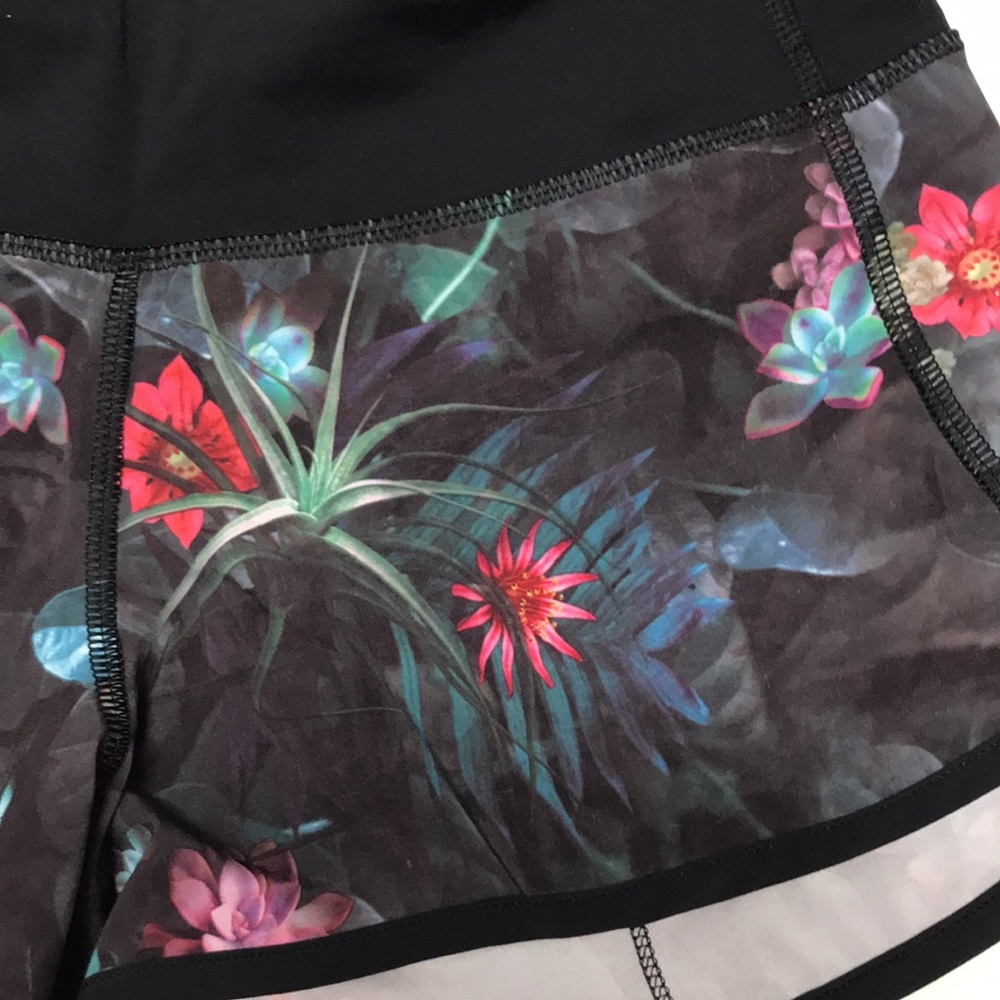 Lululemon Special design Speed short - Picture 2 of 8